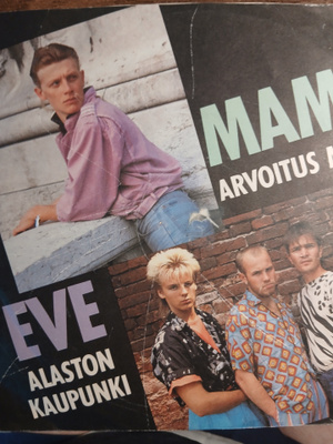 Mamba / Eve : Arvoitus minulle / Alaston kaupunki.
