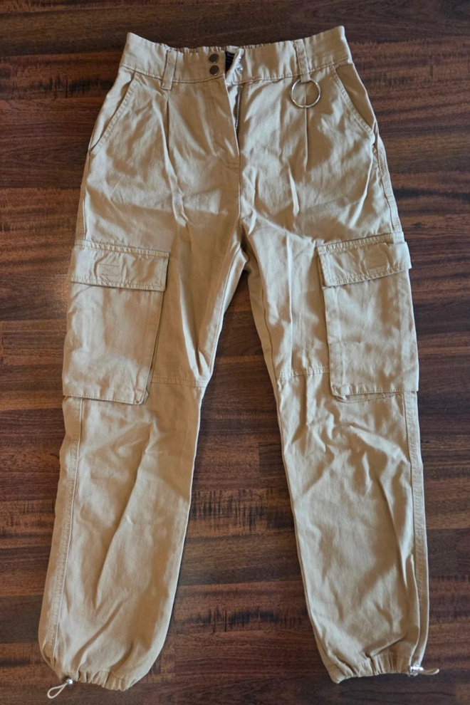 Bershka Gargohousut, kameli, 34