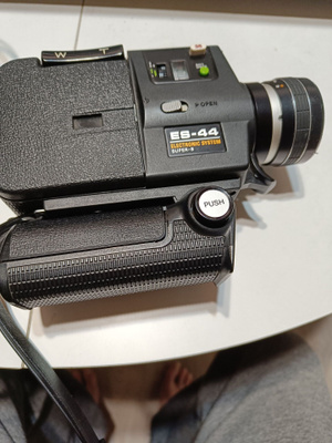 Kaitafilmikamera ES-44