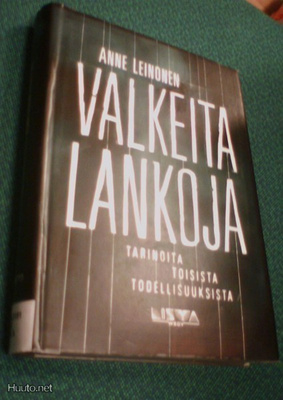 Leinonen: Valkeita lankoja (toisista todellisuuksista)Sis.pk