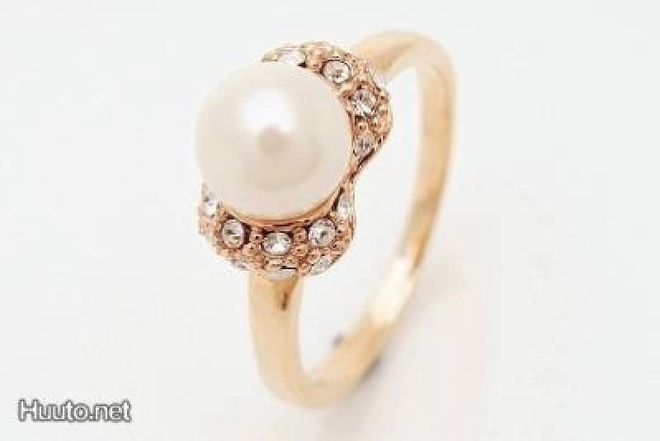 6 .. 18K Kulta Crystal Kaunis Helmi .. Sormus