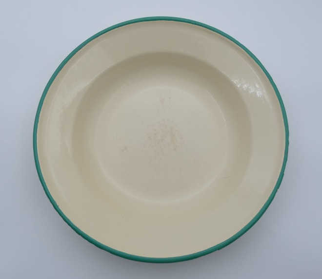 Syvä emalilautanen, 4 kpl  24,4 cm  Vintage!
