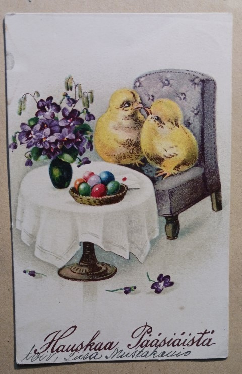 Tiput kahvipöydässä, orvokkeja ja munia, p. 1927