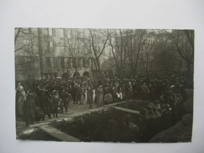 Helsinki Ruttopuiston hautajaiset 1918 *