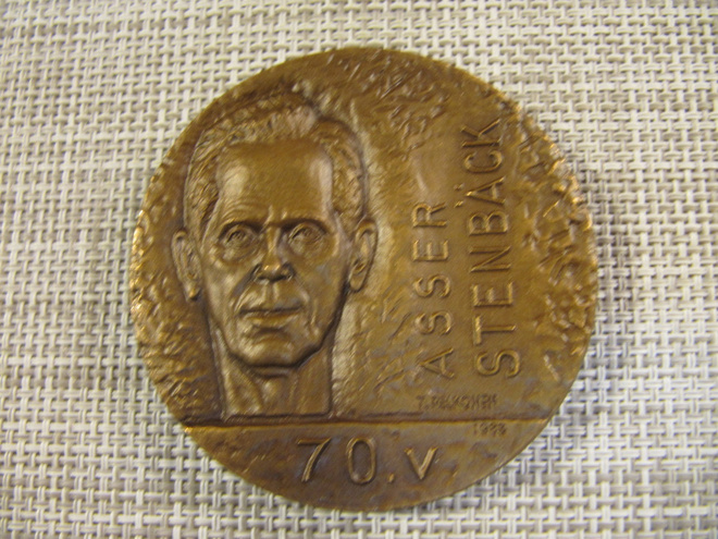 Asser Stenbäck  70 V mitali 1983 / Toivo Pelkonen 1983.