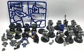 WH40K - 21kpl Space Marines figuureita [K98]