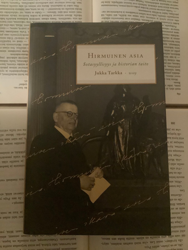 Jukka Tarkka - Hirmuinen asia (sid.)