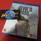 DEVIL'S PASS BLU-RAY RENNY HARLININ NIMMARILLA - pikkukuva 1