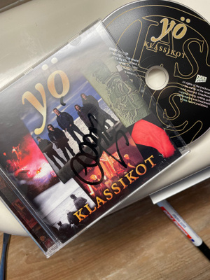Yö . Klassikot Olli Lindholm nimmari CD
