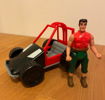 Action man figuuri ja auto