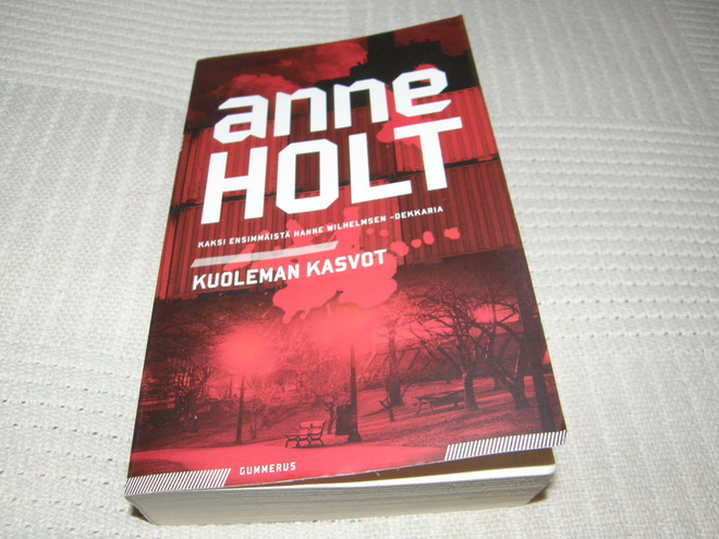 Anne Holt Kuoleman kasvot  -pok
