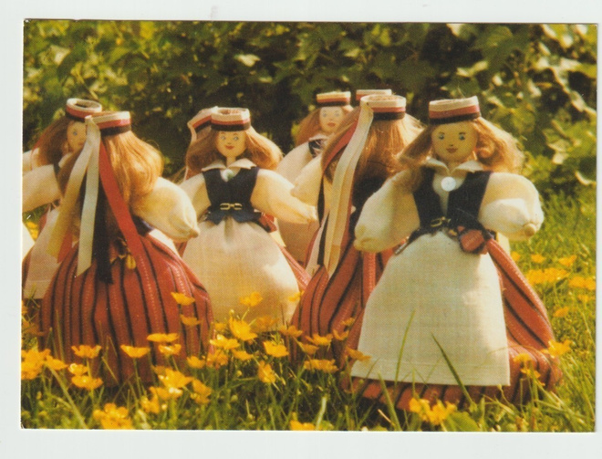 Kalevalalaiset Naiset : SUSANNA - NUKKE  (R)