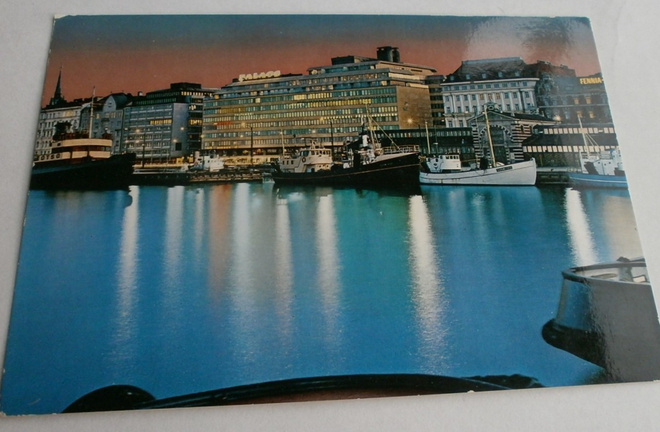 Helsinki, Eteläsatamaa iltaruskossa, ei p.