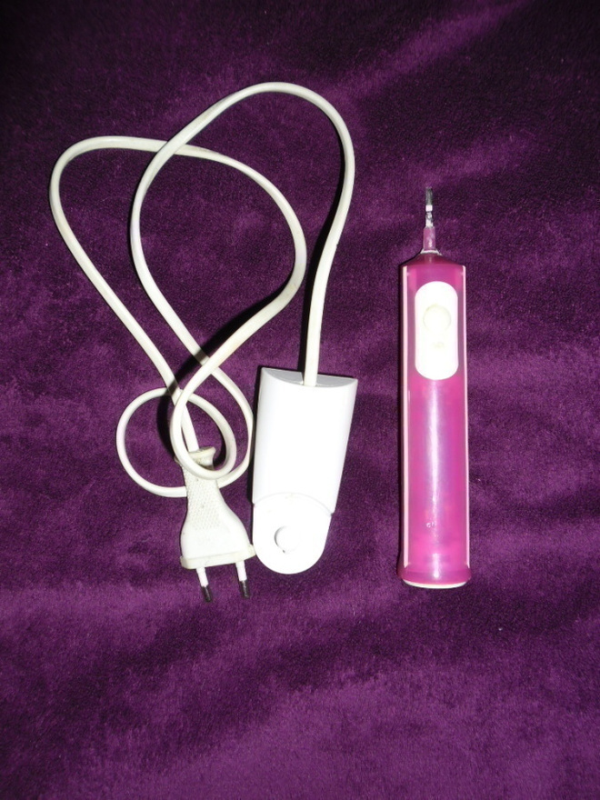 Oral B sähköhammasharja & laturi