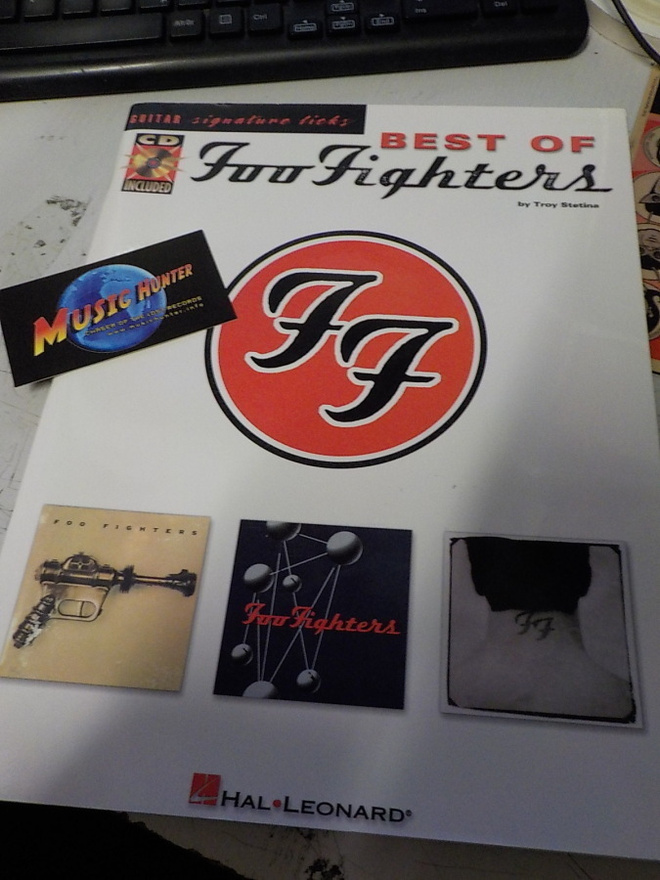 FOO FIGHTERS - BEST OF KITARA NUOTIT + CD