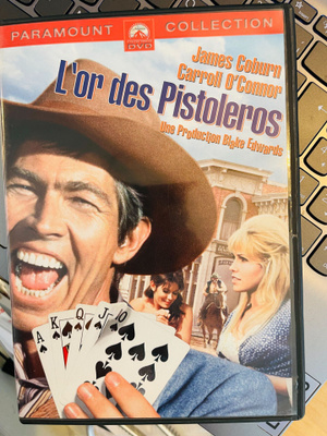 VILLI VILLI VILLI LÄNSI WATERHOLE James Coburn SuomiTXT