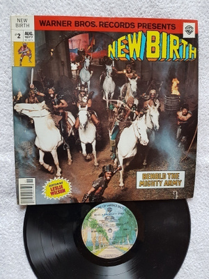 New Birth Featuring  Leslie Wilson  – Behold The Mighty LP