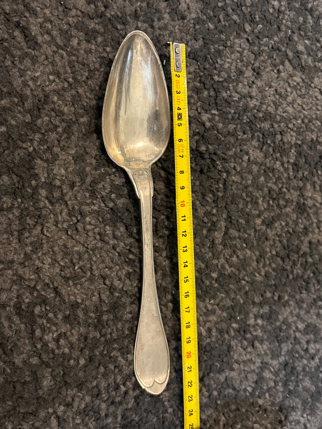 Vanha iso hopealusikka 64g hopeaa