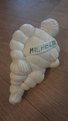 Michelin- ukko 1980- luvulta, kork. 21cm