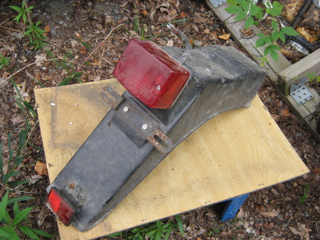 Kawasaki AR125 takalokasuoja
