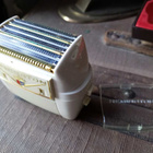 Vanha sähköparranajokone Remington - pikkukuva 3