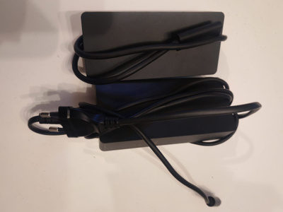 Microsoft Surface Dock 1661 & virtalähde