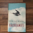 Elaine Clark McCarthy : Haukkamies - pikkukuva 1