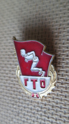 CCCP: vintage propagandapinssi - GTO