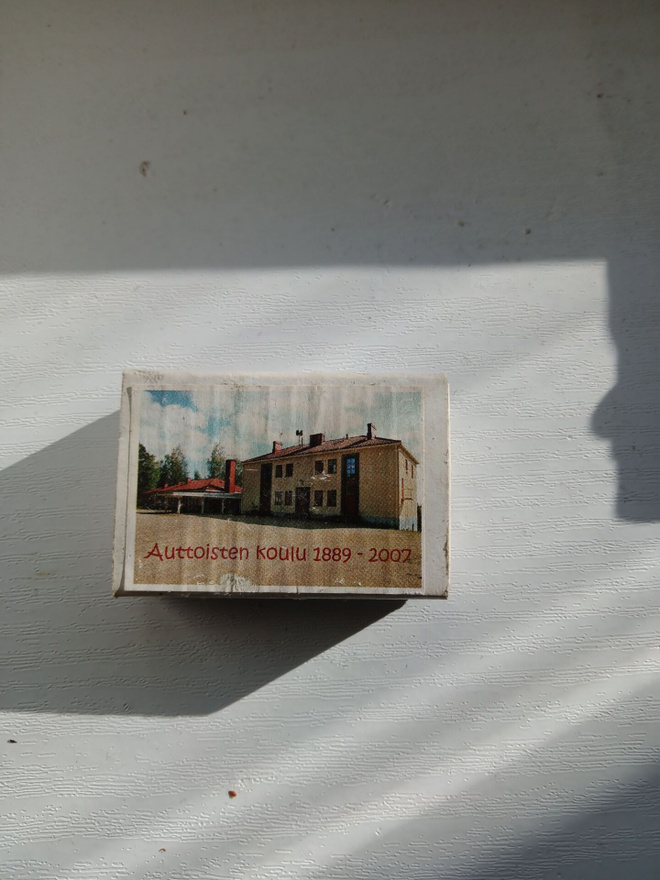 Tulitikkuaski, Auttoisten koulu 1889-2002.