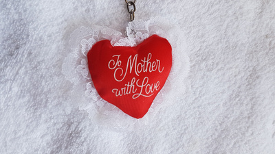 To Mother with Love Avaimenperä