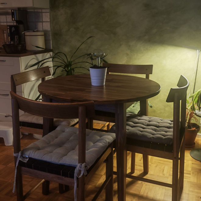 IKEA Akaasia Pöytä + 4 Tuolit
