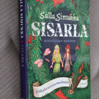 Salla Simukka : Sisarla Seikkailu toisessa maailmassa (1.p.) - pikkukuva 1