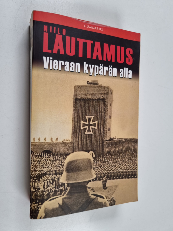Niilo Lauttamus : Vieraan kypärän alla