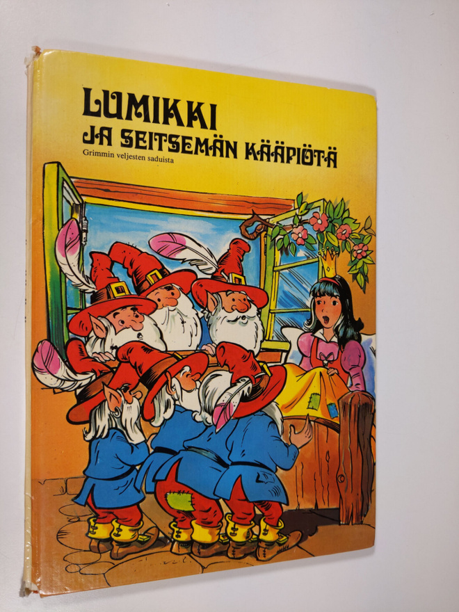 Ingrid ym. Emond : Lumikki ja seitsemän kääpiötä - Grimmi...