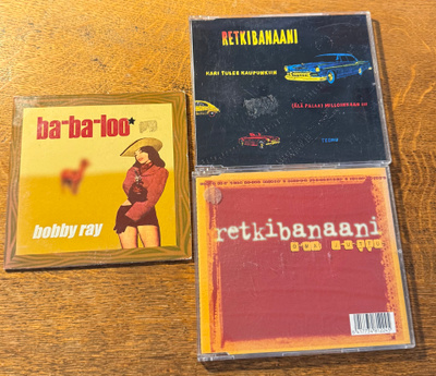 Retkibanaani x 2 ja bobby ray kaksi kolmesta promolevyjä