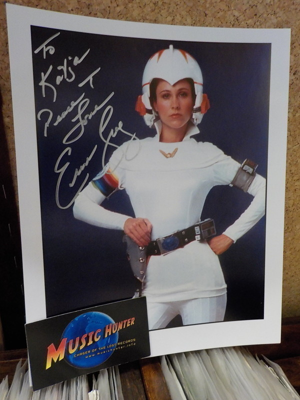 ERIN GRAY NIMIKIRJOITUS