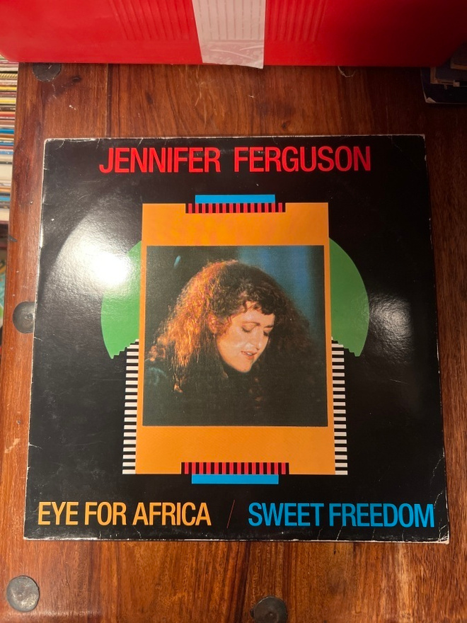12" single Jennifer Ferguson: Värillä ei ole väliä
