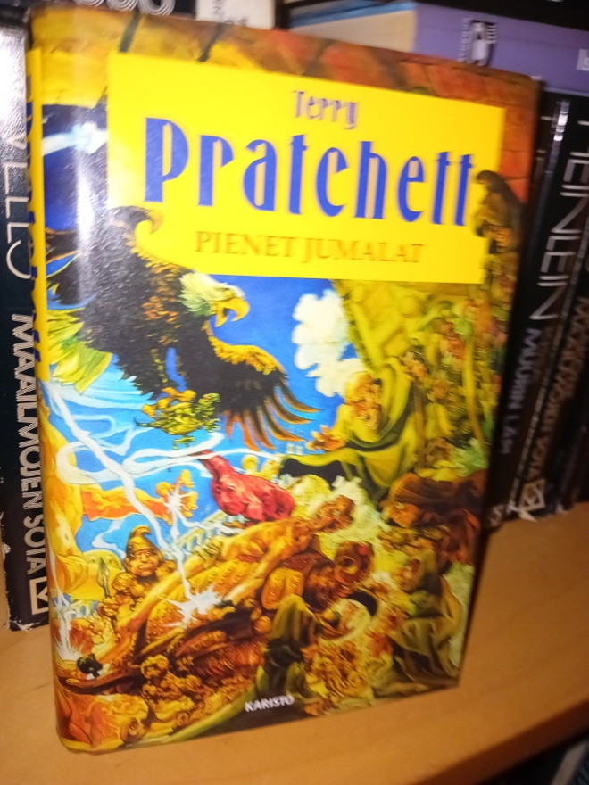 Terry Pratchett  :  Pienet jumalat ( SIS POSTIKULU  )