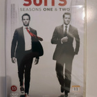 Pukumiehet, Kaudet 1 ja 2, (UUSI-BOXI) - DVD - pikkukuva 1