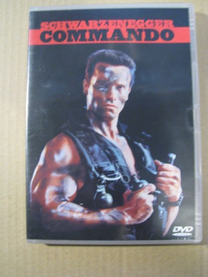 COMMANDO ( Arnold Schwarzenegger )