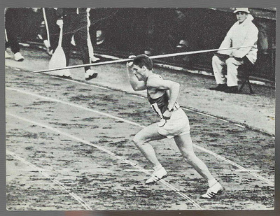 PAULI NEVALA SERIE H FOTO NO H 10 OLYMPISCH STADION TOKIO