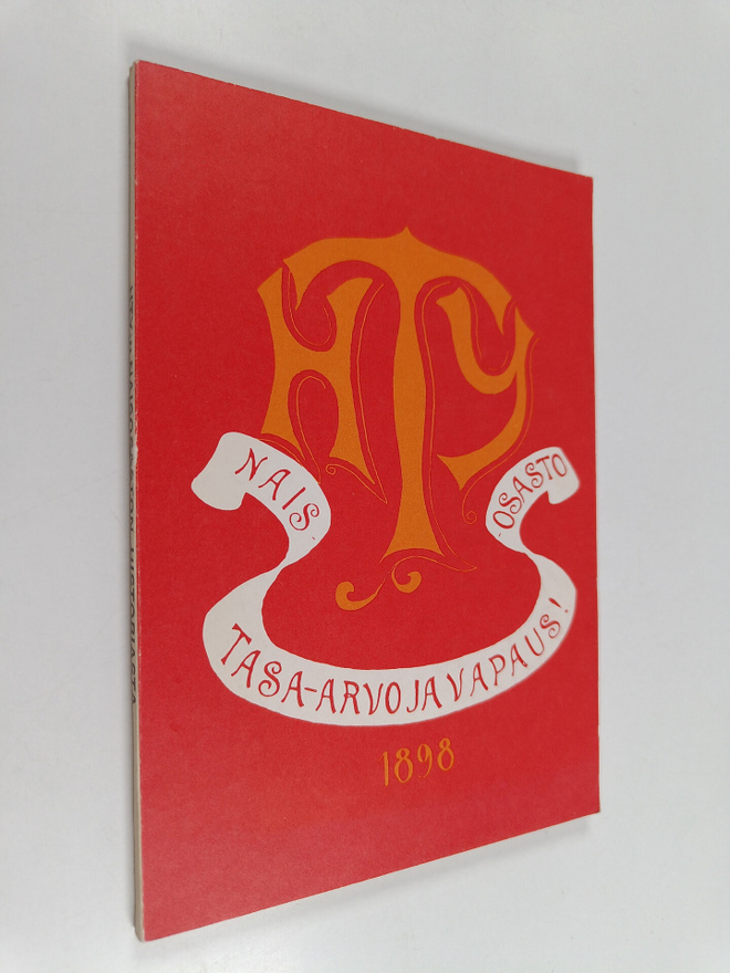 Liisa Aura ym. : HTY:n naisosaston historiasta