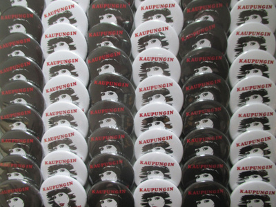 KAUPUNGIN KAUNEIN - rintamerkki / pinssi / badge - 37mm UUSI