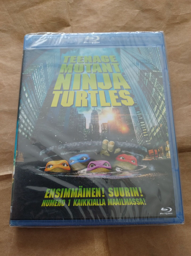 Teenage Mutant Ninja Turtles (1990) (suomi-julkaisu)