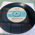 FINNTRIO: Pääskysten paluu * Lesken lempi * FIN 1968 - pikkukuva 1