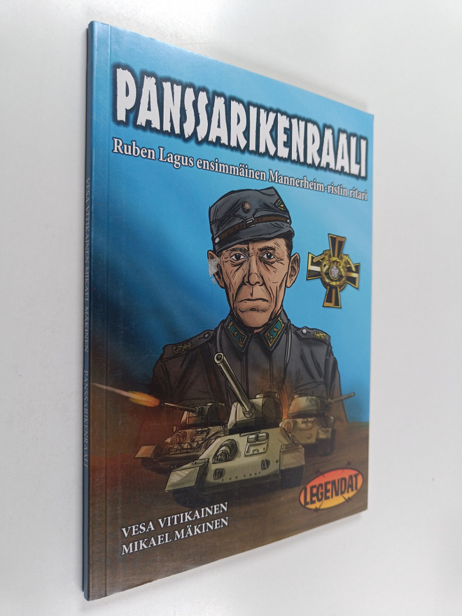 Panssarikenraali Ruben Lagus ensimmäinen Mannerheim-risti...
