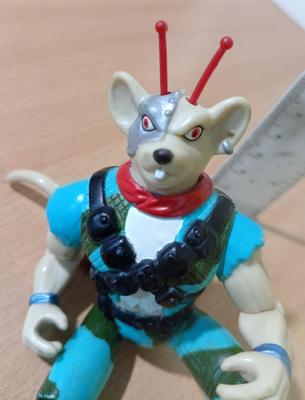 Rad Rebel Vinski ja kypärä