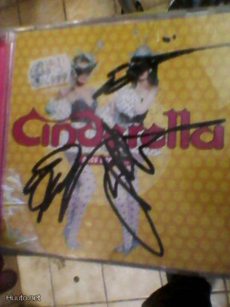 CINDERELLA CD KAIKKIEN KOLMEN  NIMIKIRJOITUKSELLA