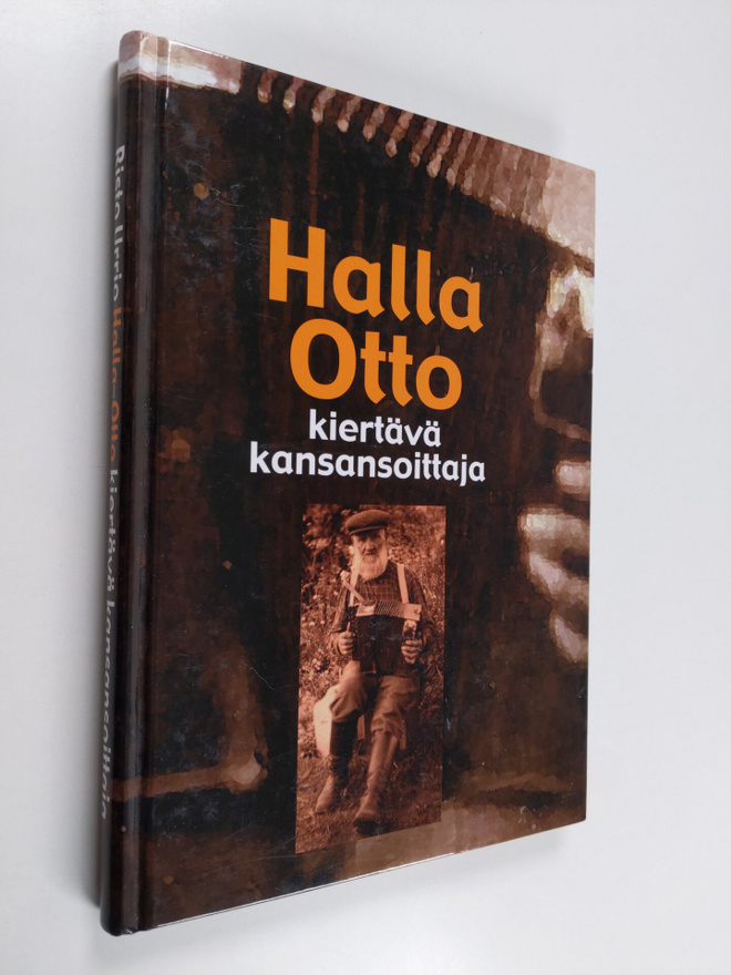 Risto Urrio : Halla-Otto : kiertävä kansansoittaja