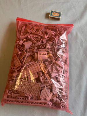 Vaaleanharmaat legopalat